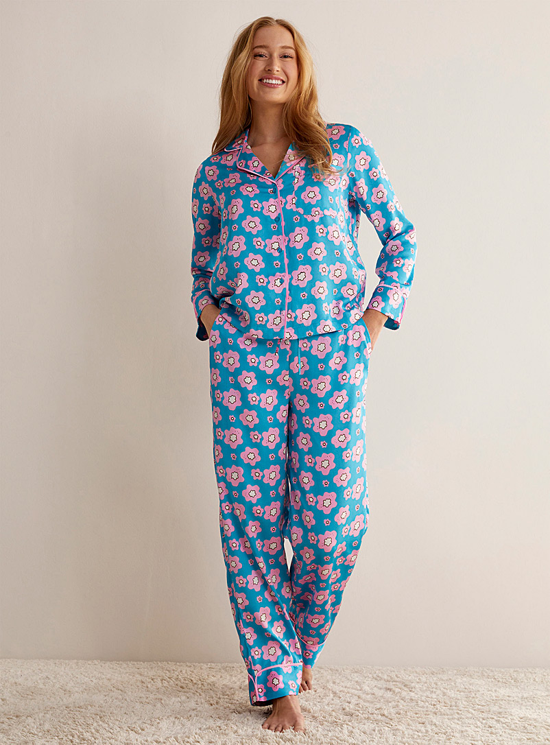 Vero Moda Patterned Blue Floral satin pyjama set for women