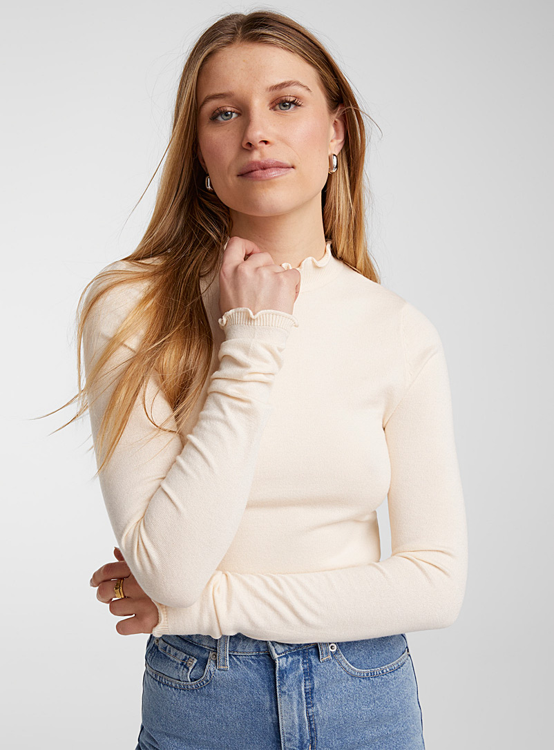 Vero Moda Ivory White Ruffled edging sweater for women
