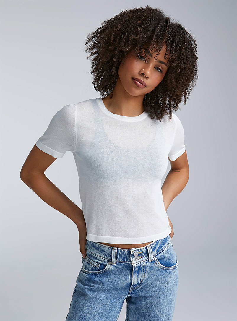 Twik: Le chandail fin tricot diaphane Blanc pour femme