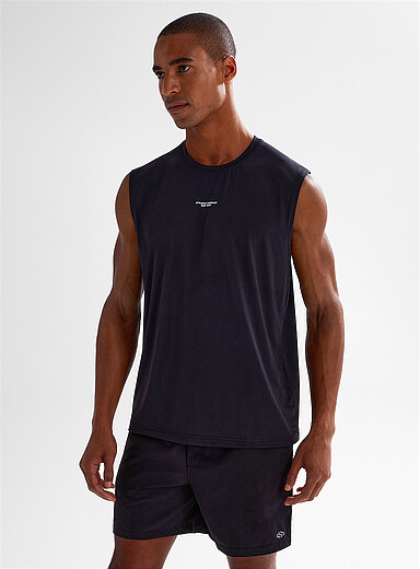 Le t-shirt microgaufr&eacute; sans manches