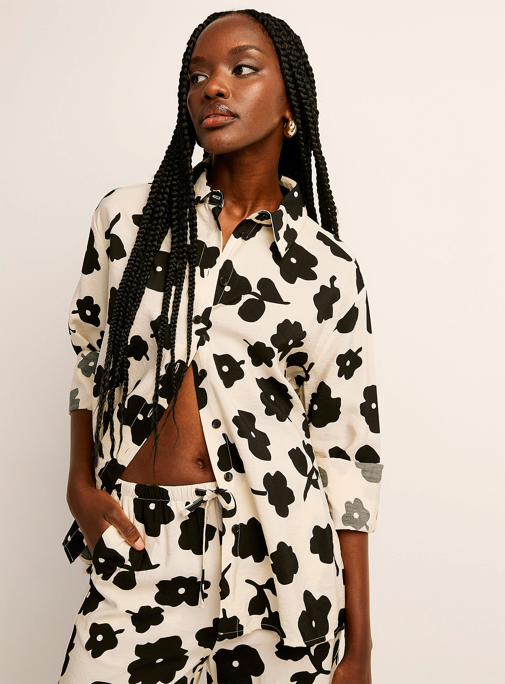 Vero Moda Contrasting Poppies Shirt In Black And White