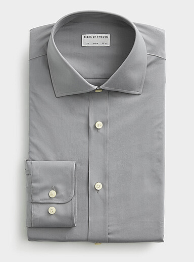Chemise ajustée à motifs iimprimés - 12,00€ - Armand Thiery Chemise ajustée à motifs iimprimés - 12,00€ - Armand Thiery