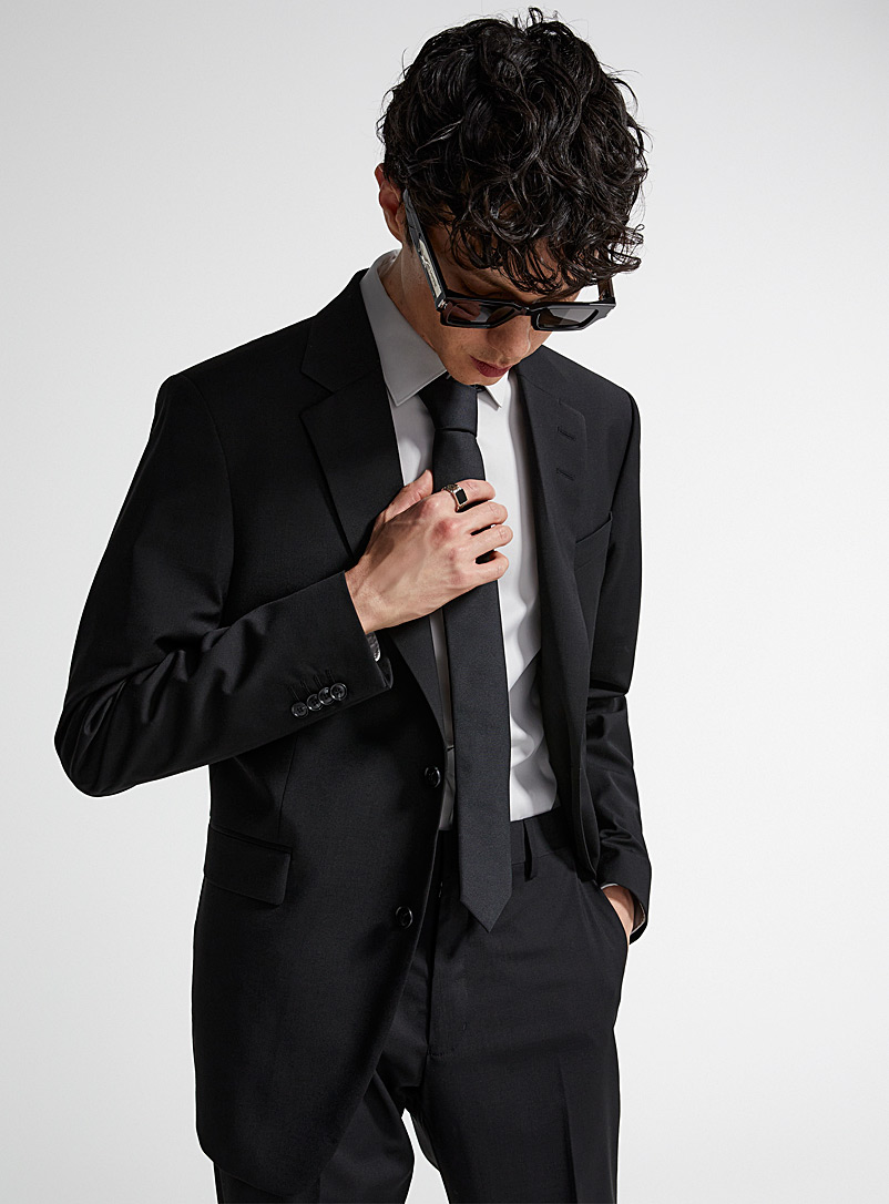 Tiger of Sweden: Le complet monochrome Justin <b>Coupe semi-ajust&eacute;e</b> Noir pour homme