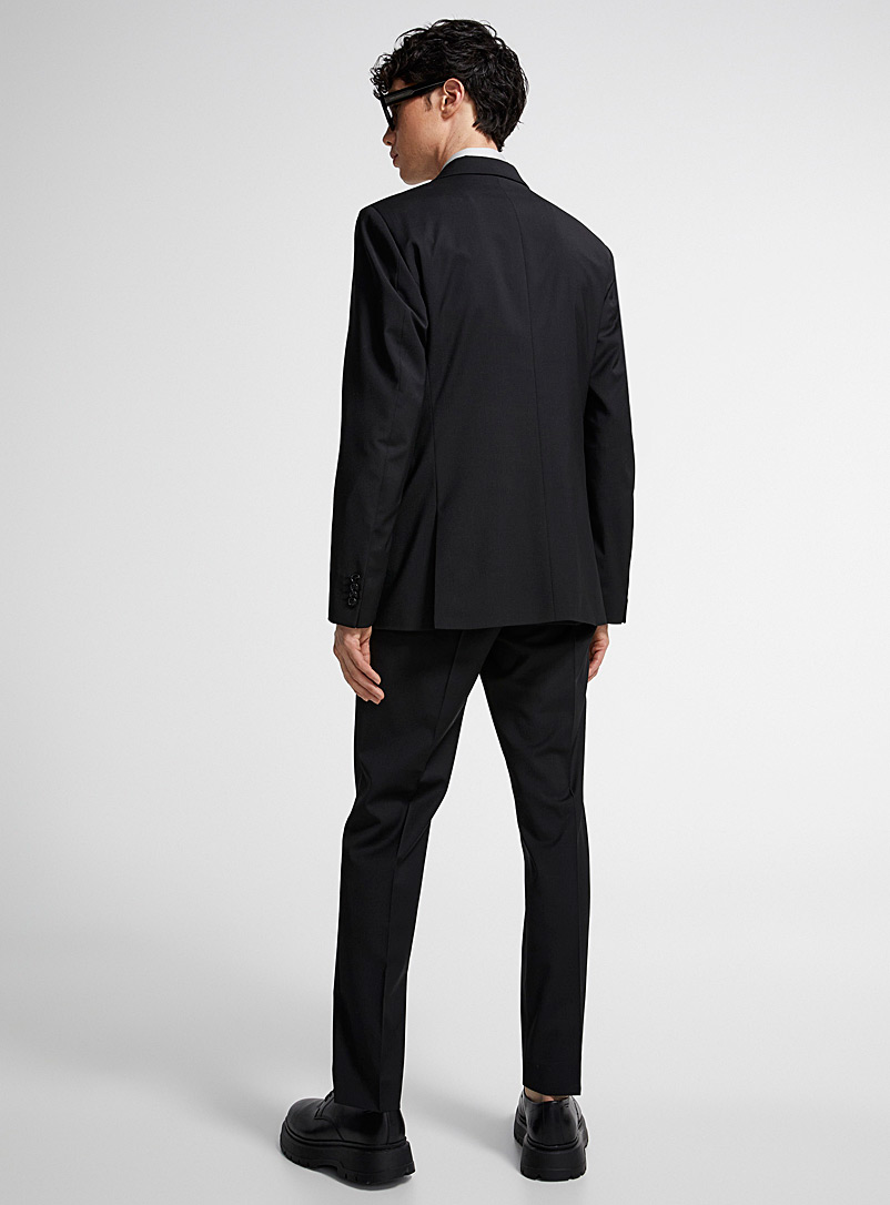 Tiger of Sweden: Le complet monochrome Justin <b>Coupe semi-ajust&eacute;e</b> Noir pour homme