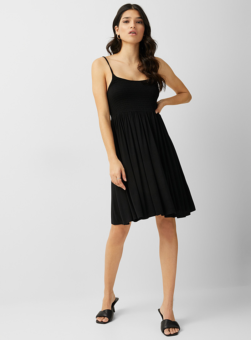 Icône Black Solid smocked bustier short dress for women