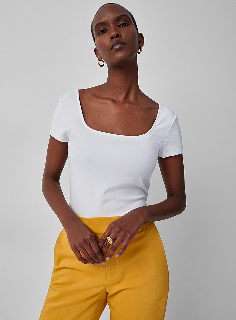 Contemporaine: Le t-shirt modal col carré Blanc pour femme