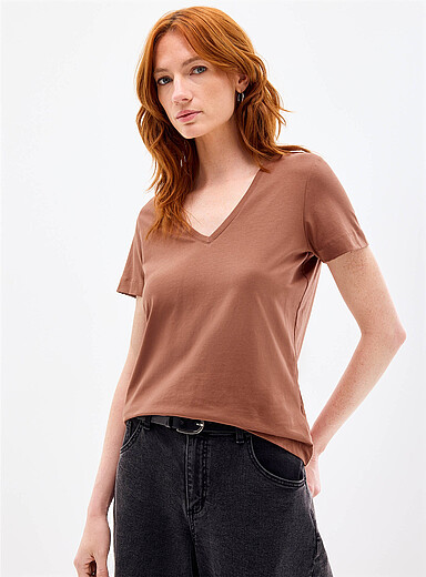 SUPIMA&reg; cotton V-neck T-shirt