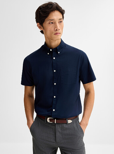 La chemise manches courtes unie <b>Coupe moderne</b>