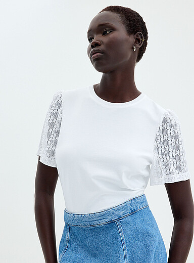 Contemporaine White Lace puff-sleeve dual-material T-shirt for women