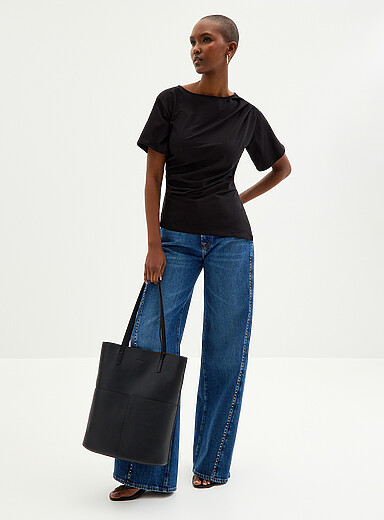 Asymmetrical hem pleated T-shirt