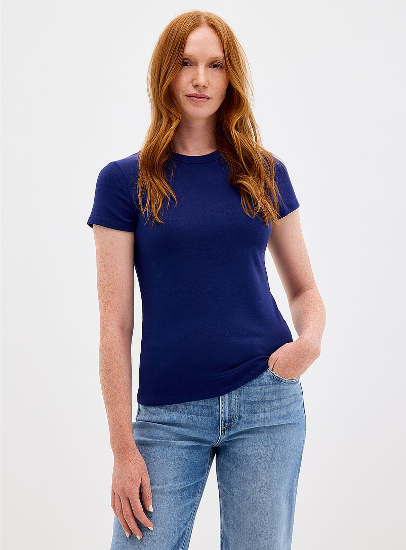 Contemporaine: Le t-shirt ajust&eacute; uni col rond Chocolat - Espresso pour femme