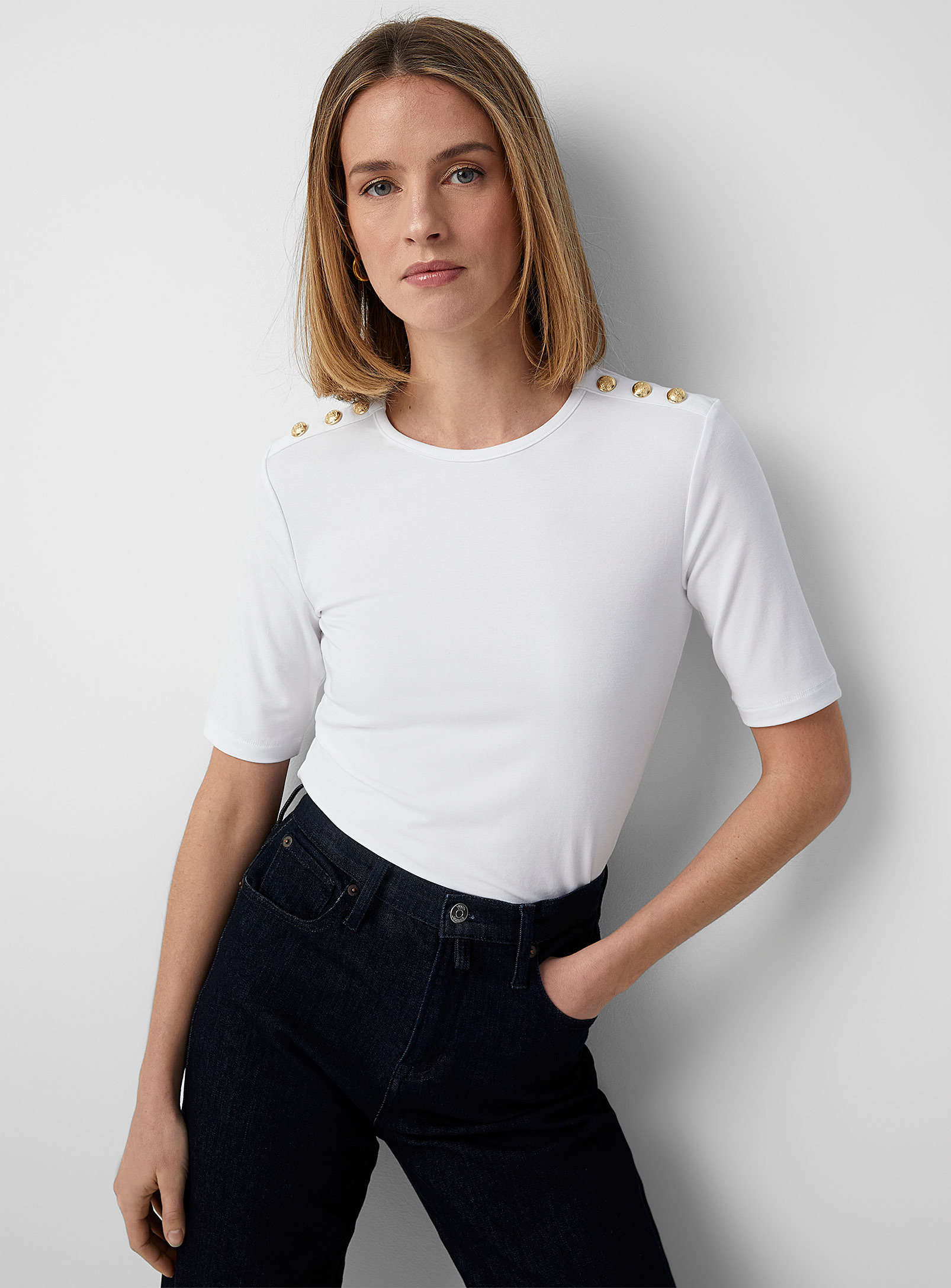 Contemporaine Buttoned Shoulders T-shirt In White