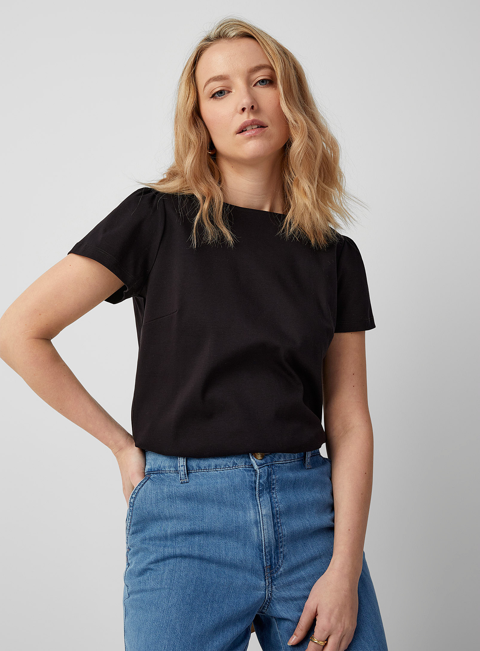 Contemporaine Gathered Sleeves Structured T-shirt In Black