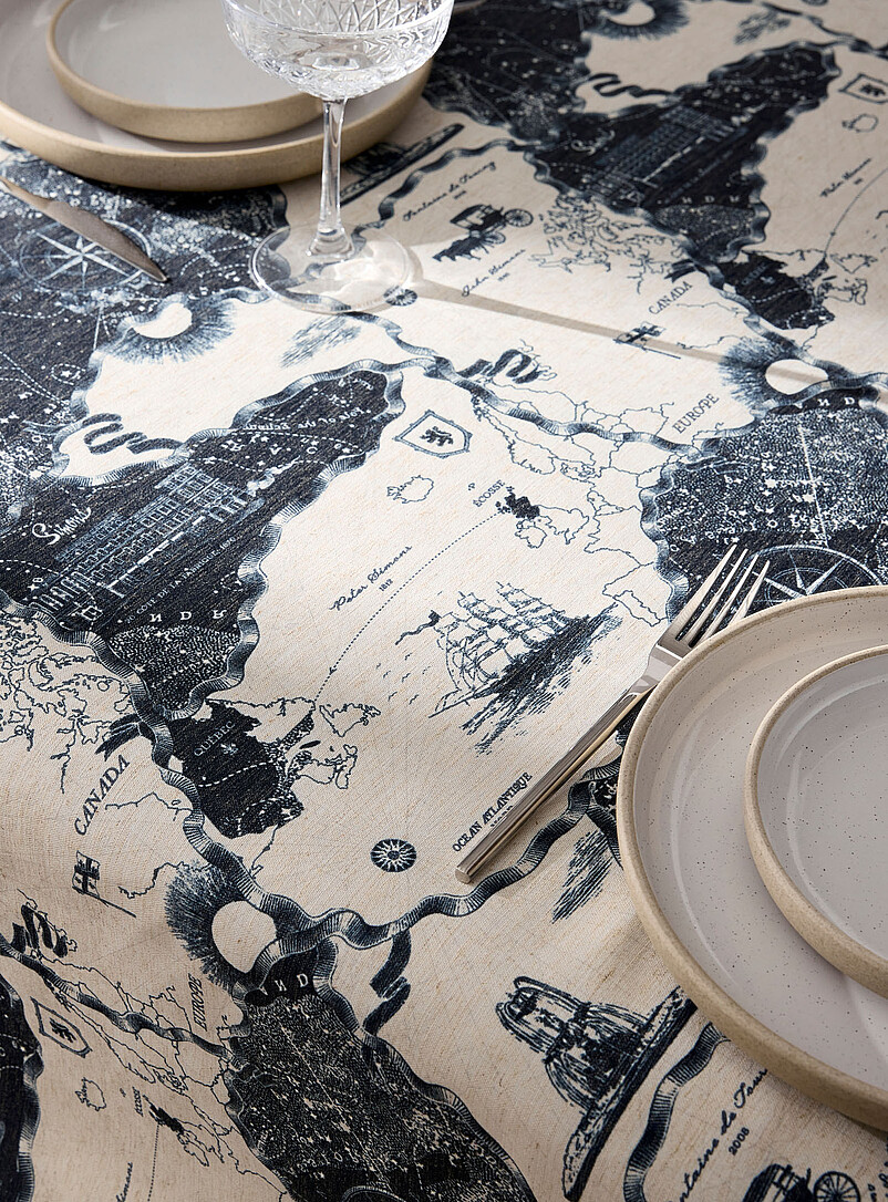 Simons: La nappe carte touche de lin <b>Collection Notre histoire en h&eacute;ritage</b> Blanc &agrave; motifs pour femme