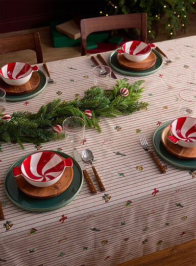 Simons Maison: La nappe tr&eacute;sors de No&euml;l <b>Collection de No&euml;l</b> &Eacute;cru &agrave; motifs