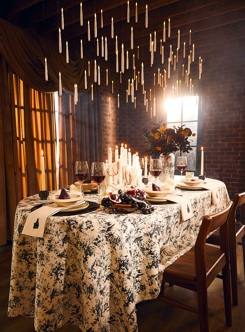 Touch of linen gothic chill tablecloth Halloween Collection product image 2