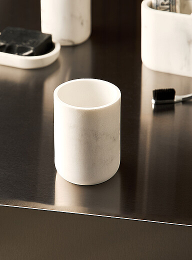 White faux-marble tumbler