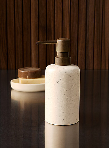 Flecked soap dispenser