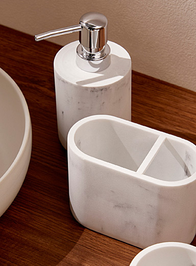 White faux-marble accessories