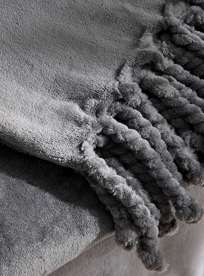 Simons Maison Off White Solid soft plush fringed throw 130 x 170 cm