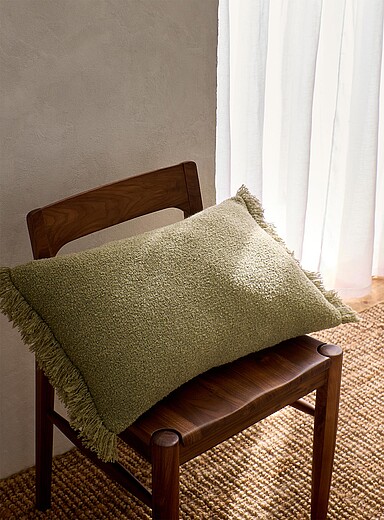 Fine fringes boucl&eacute; removable-cover cushion 40 x 60 cm