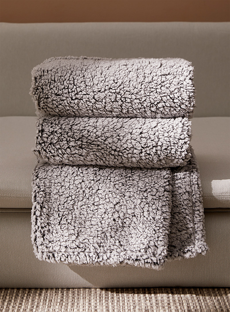 Heather Patterned Throw Decorative and Comfy Throws | Simons