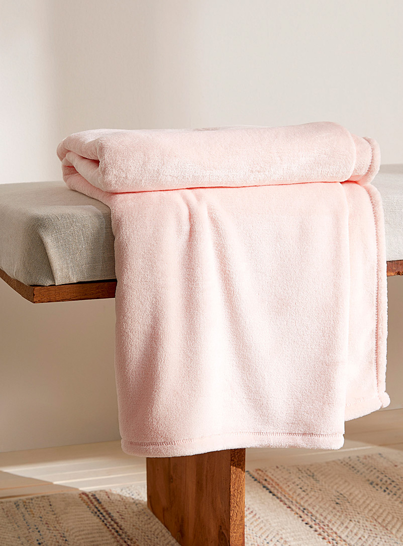Simons Maison Pink Velvety recycled polyester throw 130 x 150 cm