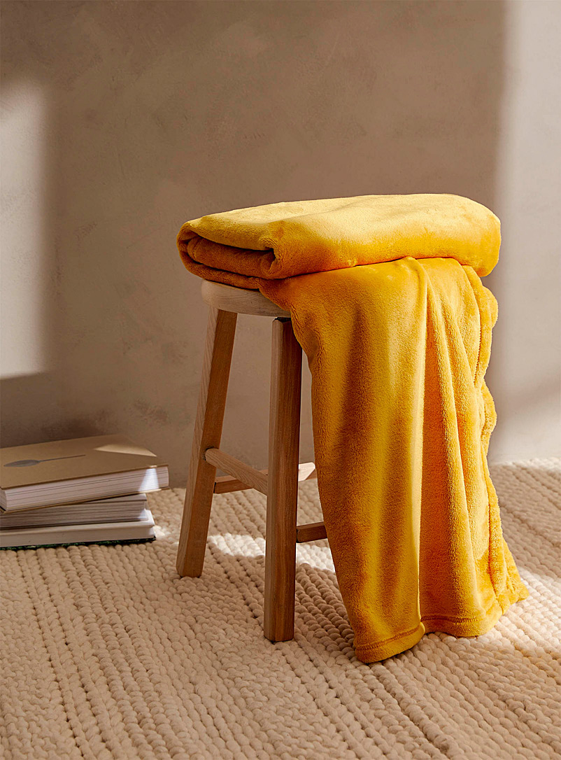 Collection Polyester Throw Throw Blankets | Decor | Simons Canada