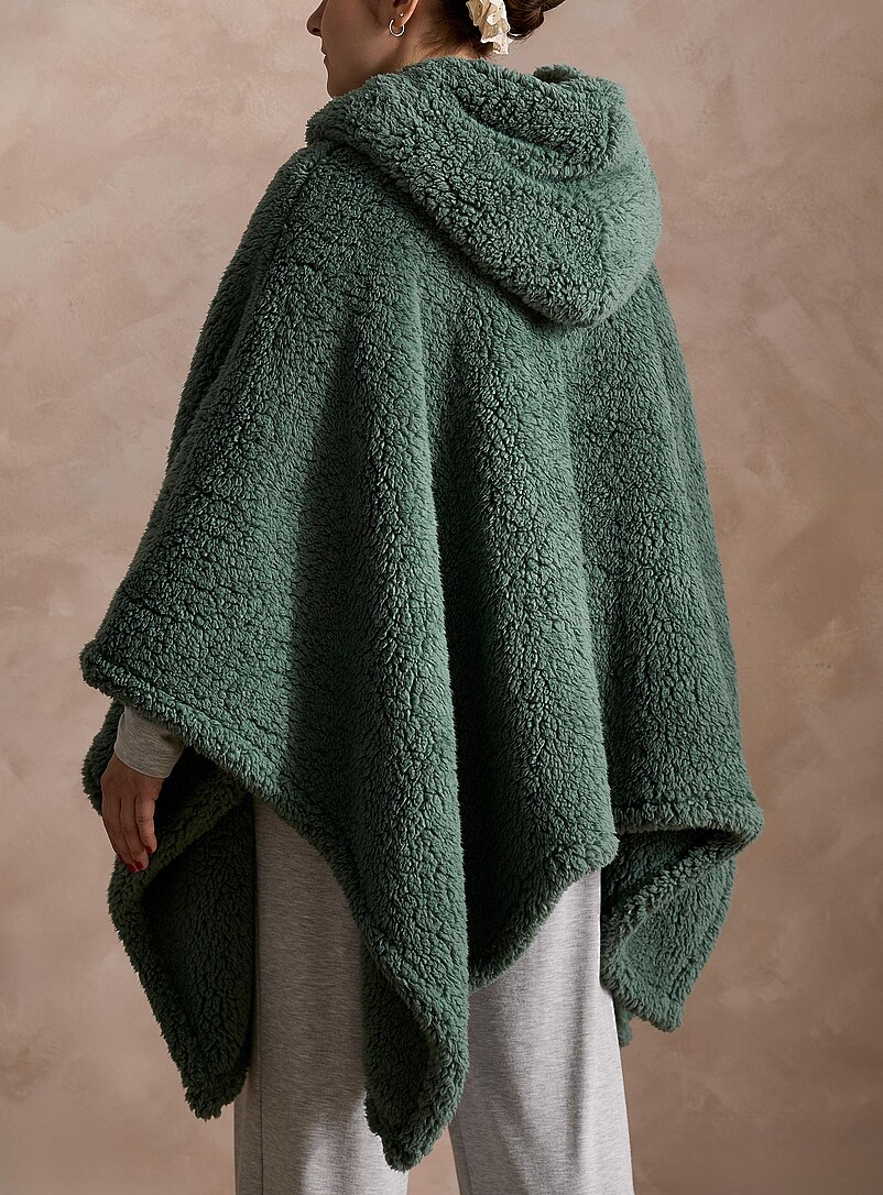 Simons Maison: Le poncho surdimensionn&eacute; &agrave; capuche effet mouton Blanc cass&eacute;