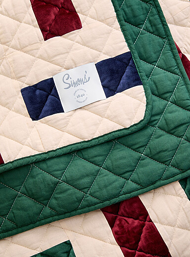 La courtepointe patchwork bandes contraste 120 x 150 cm