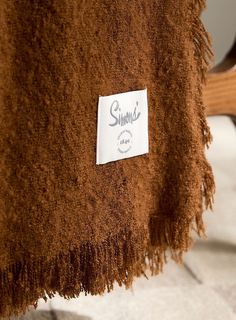 Fine fringe bouclé throw 130 x 170 cm product image 2