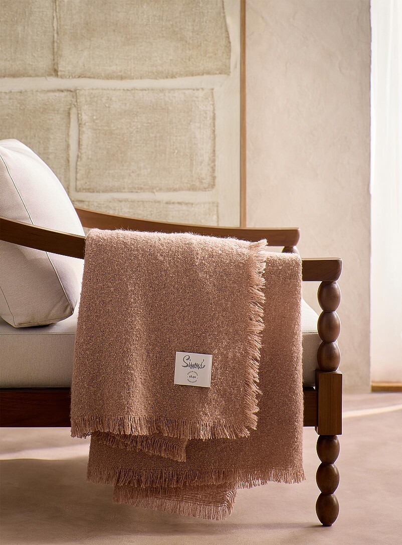 Fine Fringe Bouclé Throw 130 X 170 Cm