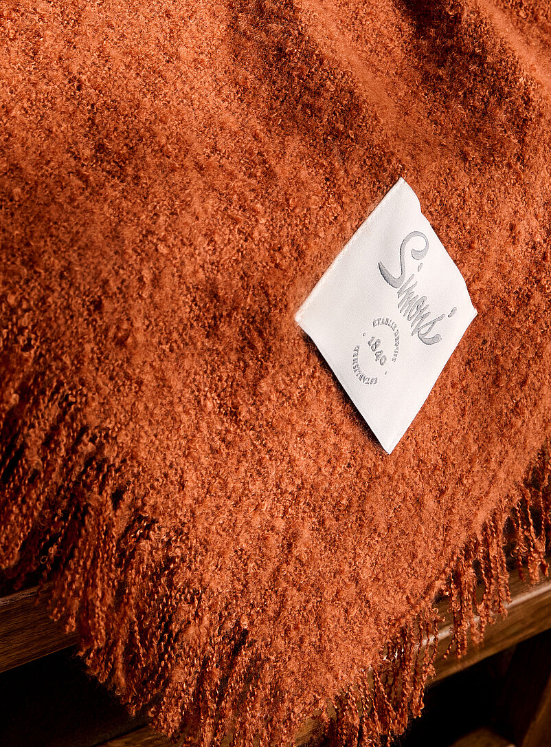 Fine fringe bouclé throw 130 x 170 cm product image 2