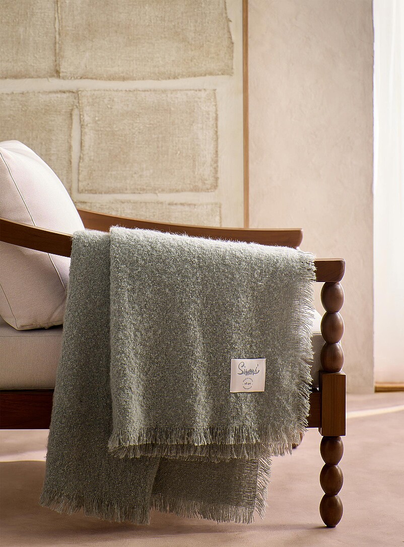 Fine Fringe Bouclé Throw 130 X 170 Cm