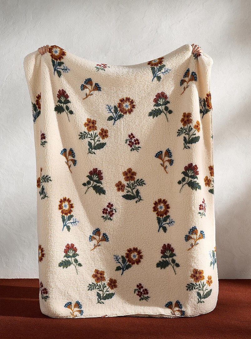 Fall flowers high-pile fleece throw 130 x 160 cm product image (primary)