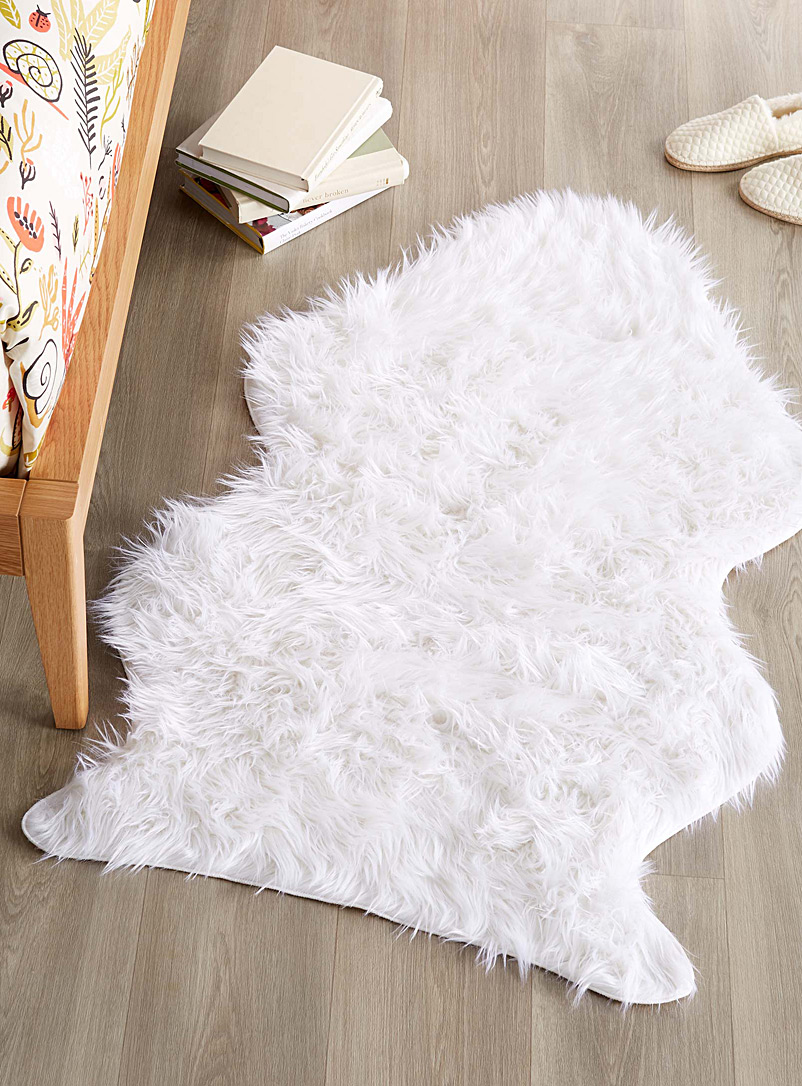Simons Maison Ivory White Plush decorative floor rug 75 x 125 cm