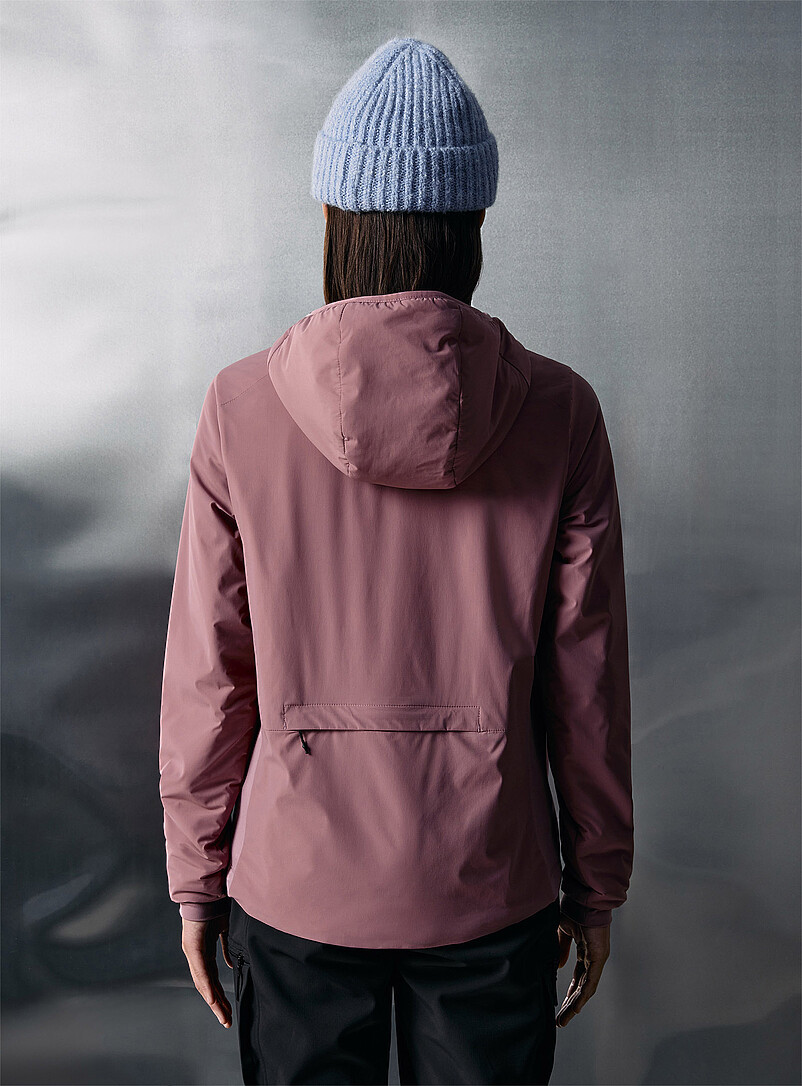 I.FIV5: La veste isol&eacute;e &agrave; capuche Isolant biosourc&eacute; Sorona Noir pour femme