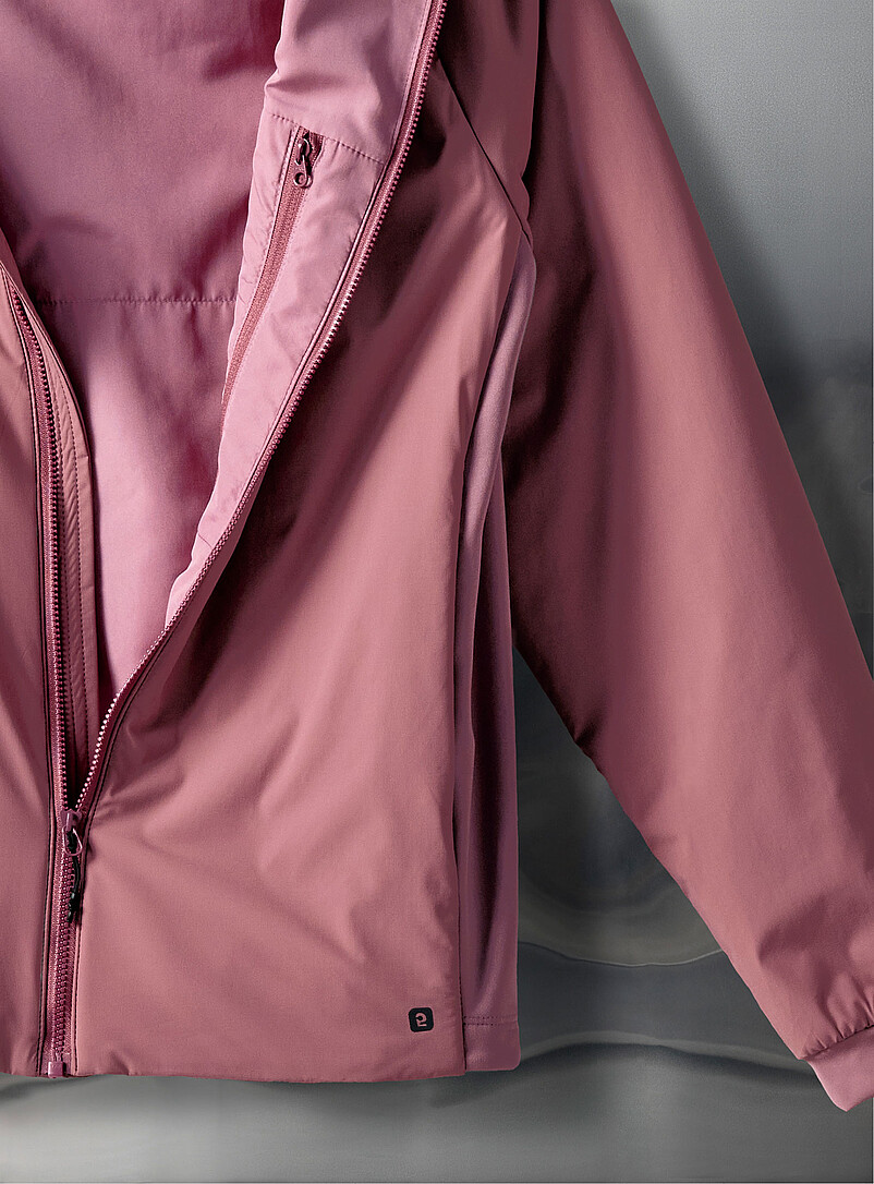 I.FIV5: La veste isol&eacute;e &agrave; capuche Isolant biosourc&eacute; Sorona Noir pour femme