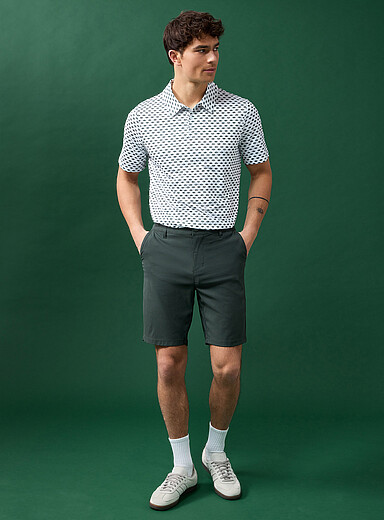 Solid golf short 9" length