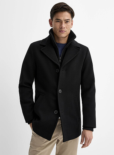 Le manteau court plastron amovible