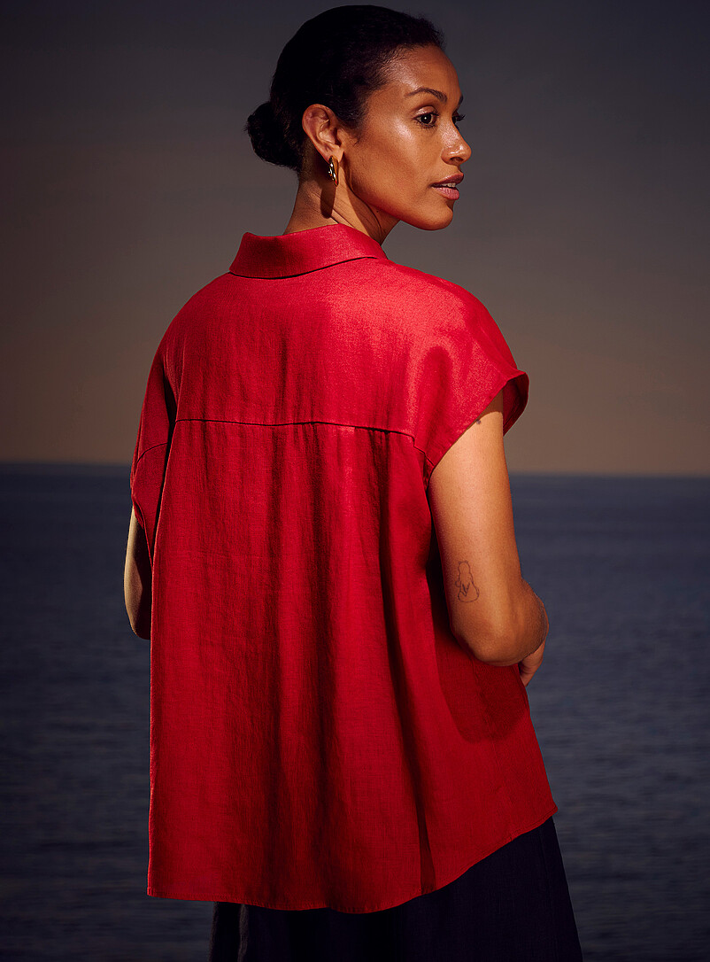 Contemporaine Red Cap-sleeve pure linen shirt for women