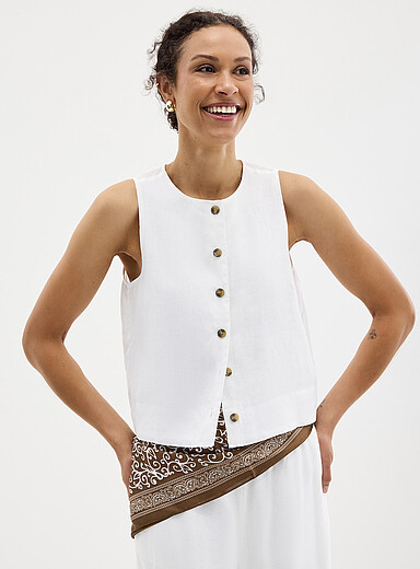 La camisole boutonn&eacute;e pur lin