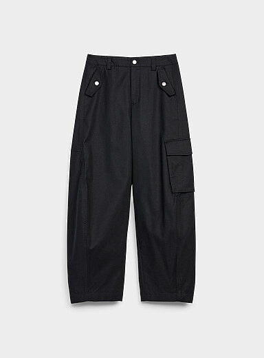 Cotton and lyocell cargo pant <b>Fit: Barrel leg, high rise</b>
