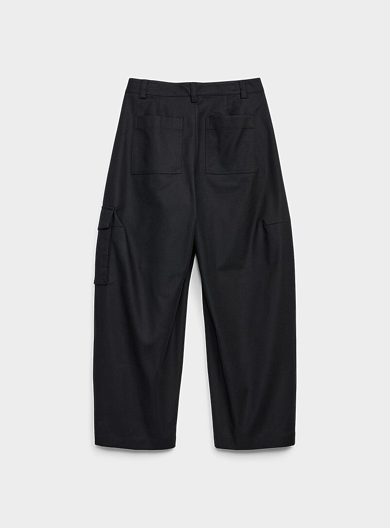 Contemporaine: Le pantalon cargo coton-lyocell <b>Coupe : jambe ballon, taille haute</b> Vert fonc&eacute; - Mousse pour femme