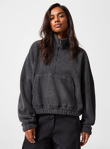 Kangaroo-pocket polar fleece half-zip pullover