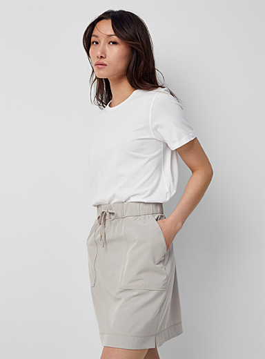 Patch pockets organic linen shorts