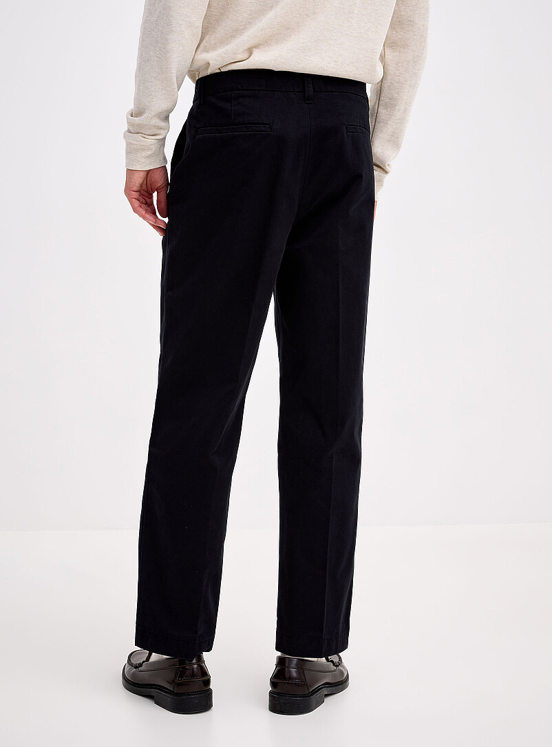 Pleated chinos Reykjavik fit - Tapered with pleats product image 3