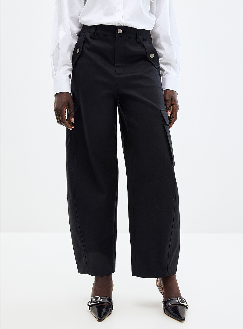 Cotton and lyocell cargo pant Fit: Barrel leg, high rise product image 2