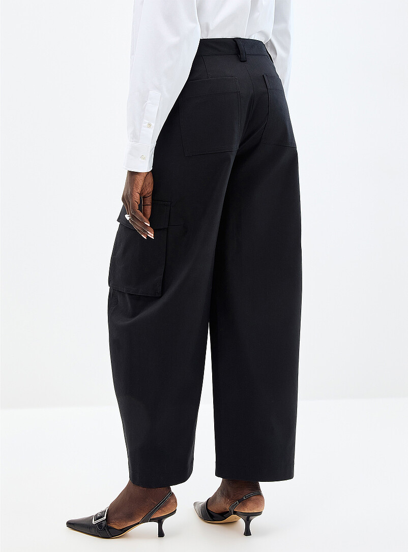 Cotton and lyocell cargo pant Fit: Barrel leg, high rise product image 3