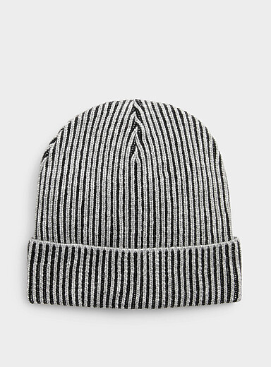 Ribbed cuffed tuque